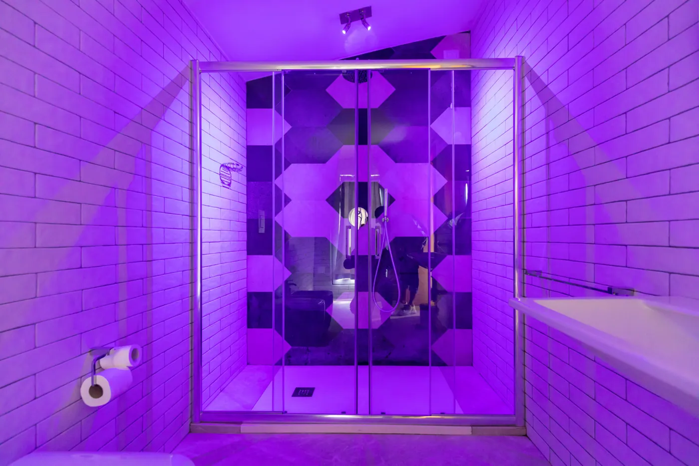 Le Dome 35 — Doccia con illuminazione