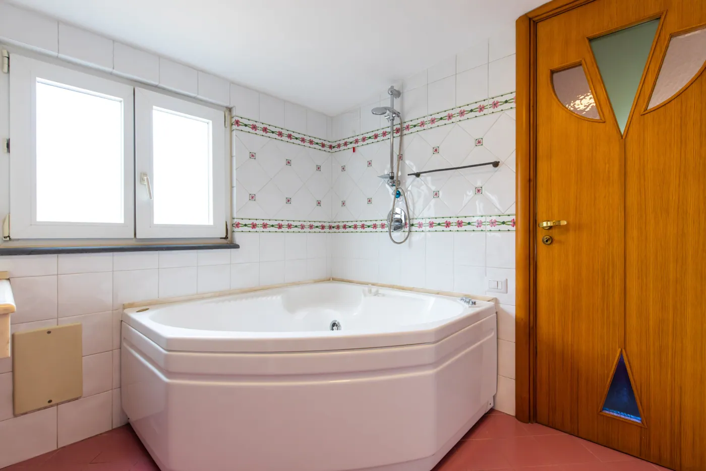 Le Dome 35 — Vasca angolare